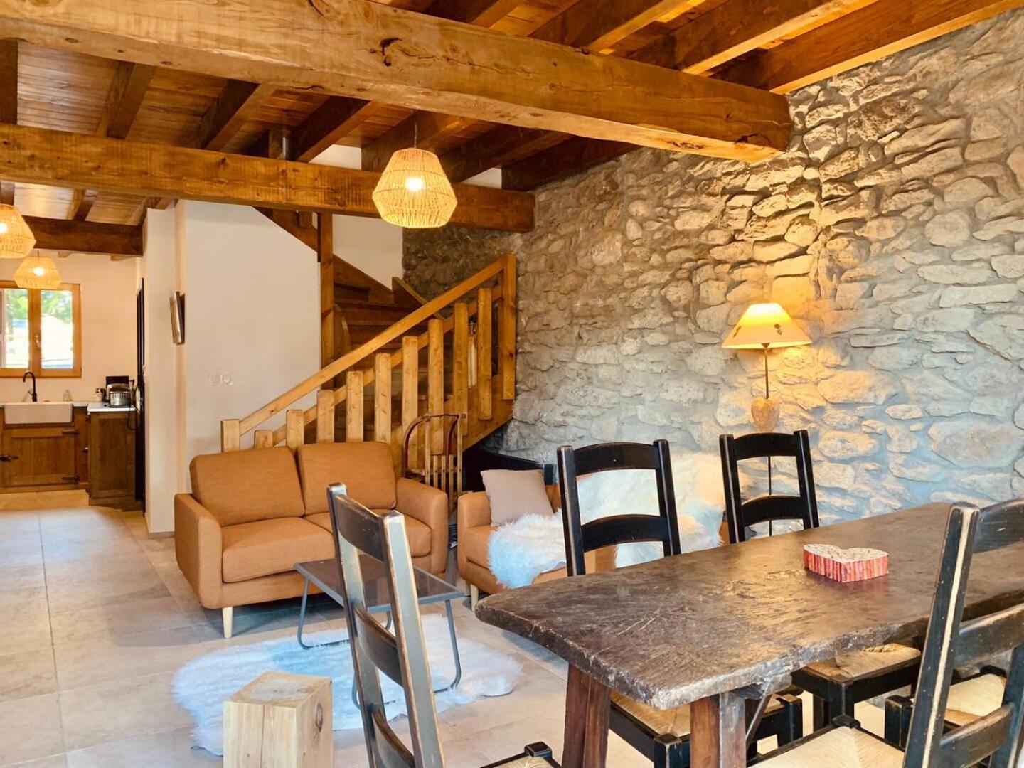 Charmante Maison De Village: Prestation De Qualite, Tout Confort, Terrasse Targassonne Exterior foto